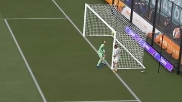 this-fifa-21-bug-sets-a-high-bar-for-video-game-glitches-1603101754839.jpg